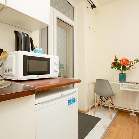 Micro Apartment Miaczynska By Noclegi Renters 华沙 外观 照片